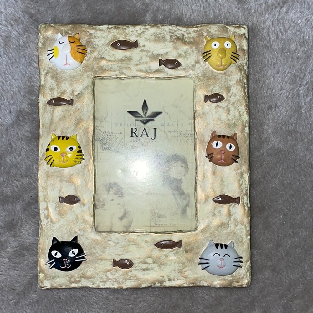 Ceramic cat frame by Raj 5x7 holds 3.5 X 5
